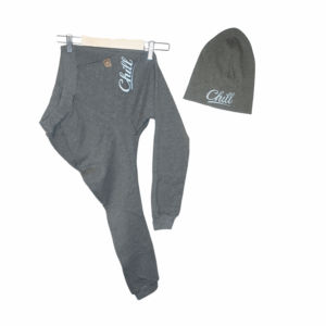 Spodnie dresowe „CHILL” delikatnie ocieplane + czapka „CHILL” - Szary z blękitnym, 104/110, MIMI
